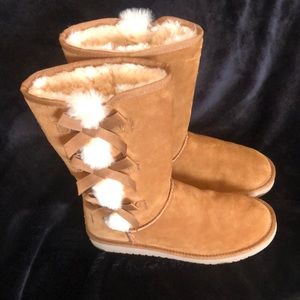 Kookaburra by Ugg suede boots